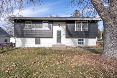 601 Maxwelton Dr, Des Moines, IA 50315