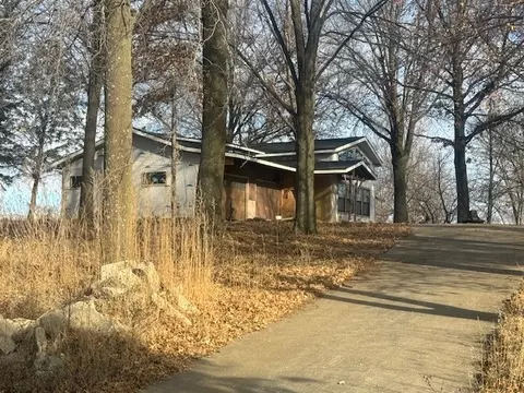 994 Highway 14 Hwy, Knoxville, IA 50138
