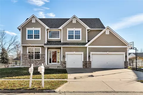 2605 NW Maple St, Ankeny, IA 50023