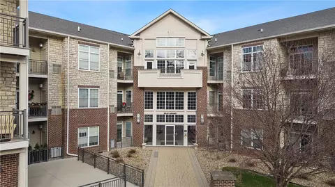3031 Grand Ave #105, Des Moines, IA 50312