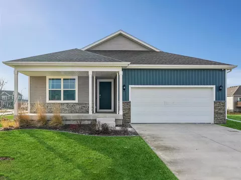 2804 Birchwood Dr, Norwalk, IA 50211