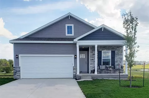 703 E Saber Pl, Indianola, IA 50125