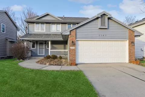 5043 Coachlight Dr, West Des Moines, IA 50265