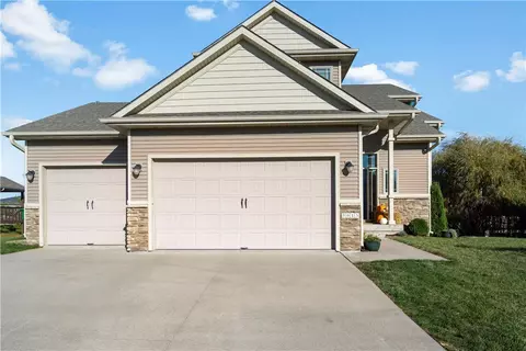 5013 NE Trilein Dr, Ankeny, IA 50021