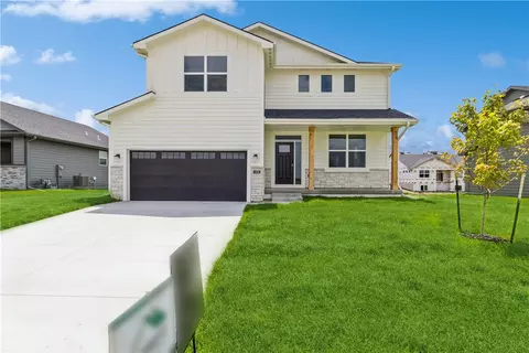 415 NE 58th St, Ankeny, IA 50021