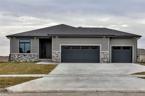 3141 NW 27th Cir, Ankeny, IA 50023