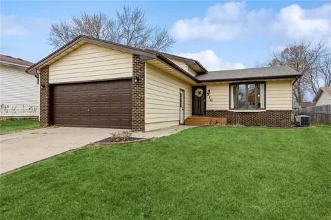 516 NW Calista Ct, Grimes, IA 50111