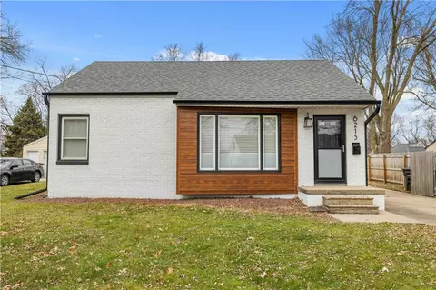 6215 Holcomb Ave, Des Moines, IA 50322