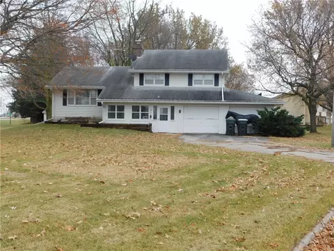 311 N Filmore St, Monroe, IA 50170