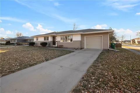 213 SE 9th St, Ankeny, IA 50021