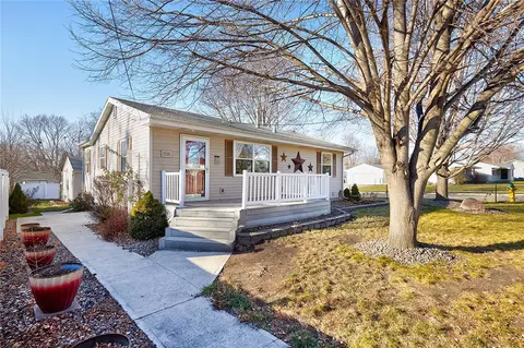2536 E 40th St, Des Moines, IA 50317