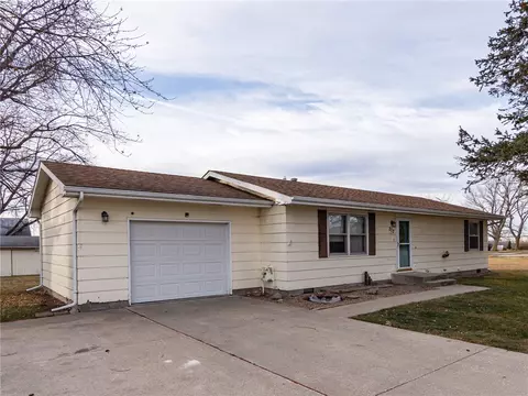212 SW 7th St, Stuart, IA 50250