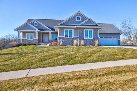 3070 Caterine Ct, Waukee, IA 50263