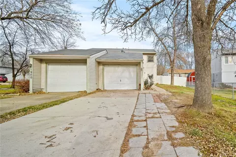 1902 E Creston Ave, Des Moines, IA 50320