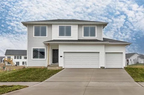 612 91st St, West Des Moines, IA 50266