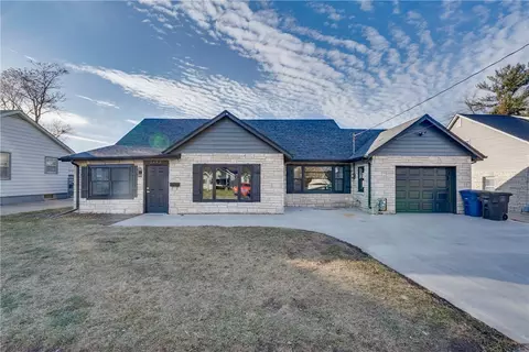 2402 57th St, Des Moines, IA 50310