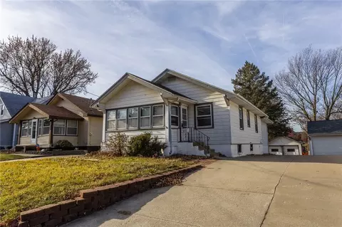3216 SW 7th St, Des Moines, IA 50315