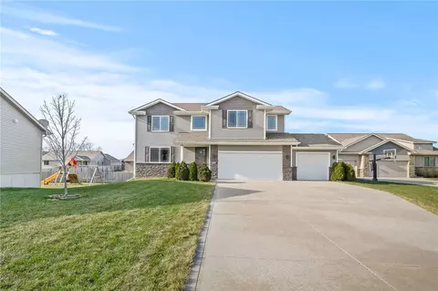 316 Sycamore Dr NW, Bondurant, IA 50035