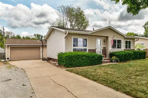 213 SW State St, Ankeny, IA 50023