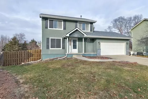 485 Gray Ave, Waukee, IA 50263