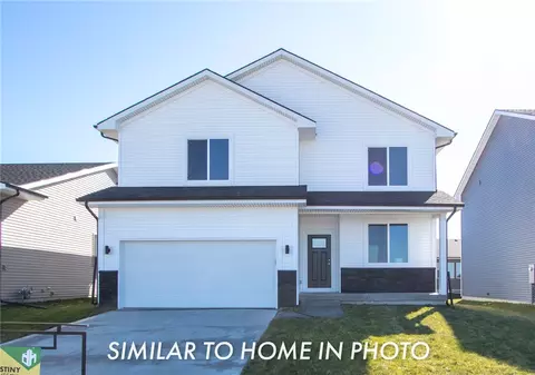 1141 Fifield Ln, Pella, IA 50219