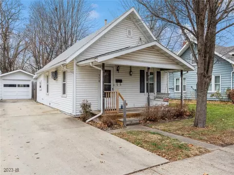 318 SW Des Moines St, Ankeny, IA 50023