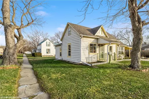 118 N 6th St, Adel, IA 50003