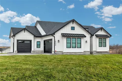 1904 Redbud St, Norwalk, IA 50211