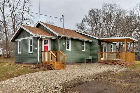 629 SE 28th St, Des Moines, IA 50317