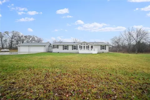 9265 Hayes St, Indianola, IA 50125