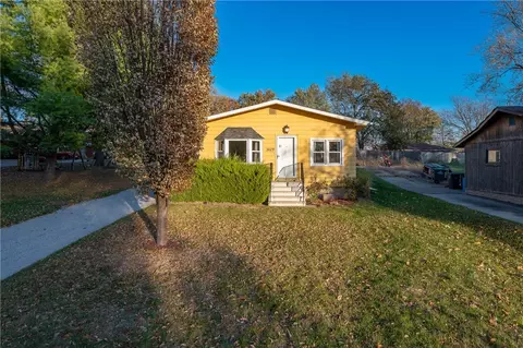 3619 E 39th St, Des Moines, IA 50317