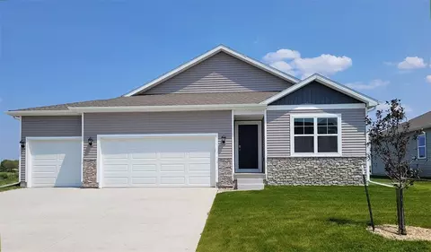 1104 Dee St SE, Bondurant, IA 50035