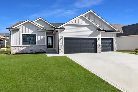 597 91st St, West Des Moines, IA 50266