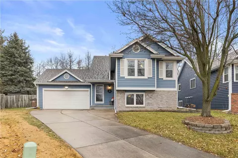 5301 Pommel Pl, West Des Moines, IA 50266