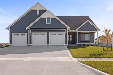 2711 NW Cedarwood Dr, Ankeny, IA 50023