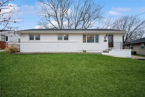 544 29th St, West Des Moines, IA 50265