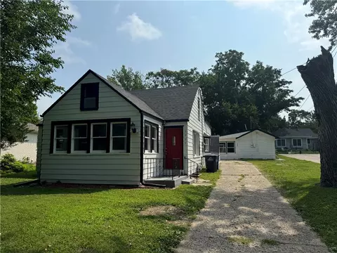 3843 40th St, Des Moines, IA 50310