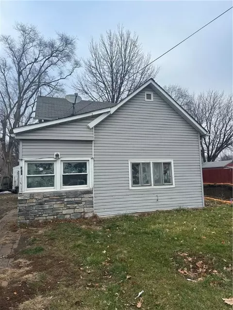 322 E Granger Ave, Des Moines, IA 50315