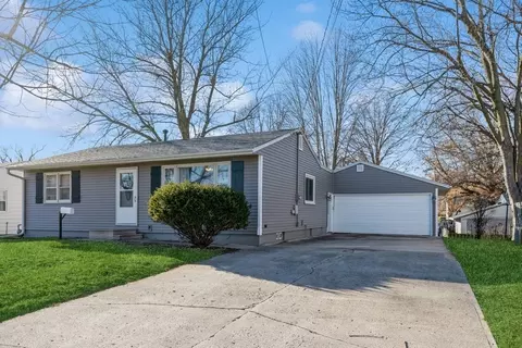 805 E 13th St N, Newton, IA 50208