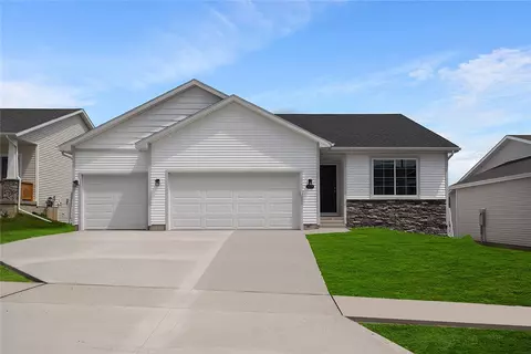 3075 Darling Rd, Waukee, IA 50263
