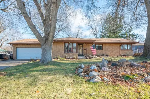 1051 23rd St, West Des Moines, IA 50266
