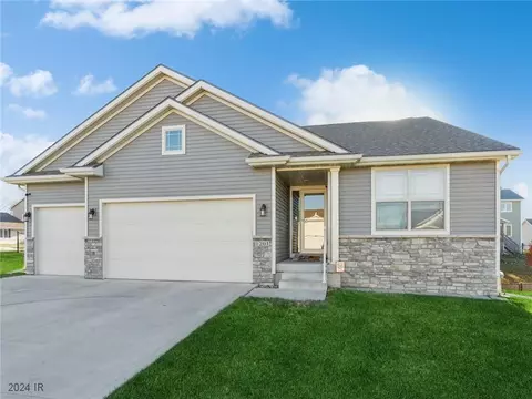 1201 E Madison Ave, Indianola, IA 50125