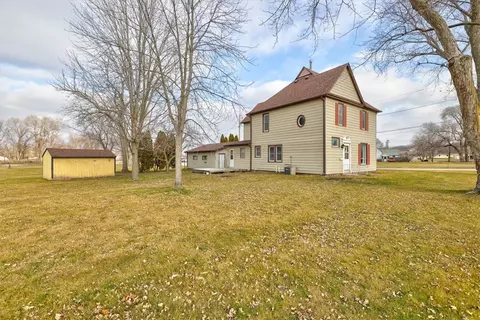 302 W Division St, Colfax, IA 50054