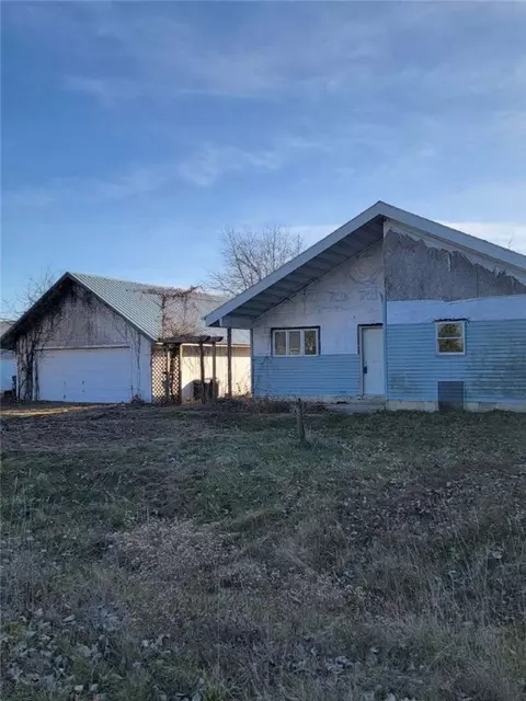 230 Langstraat Ln, Knoxville, IA 50138