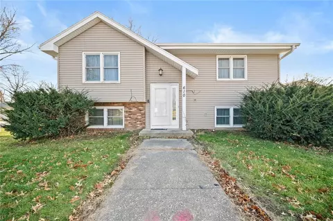 610 Market St, Carlisle, IA 50047