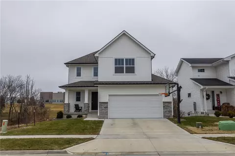 153 Aspen Dr, Norwalk, IA 50211