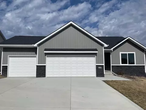 145 E Bridge Rd, Polk City, IA 50226