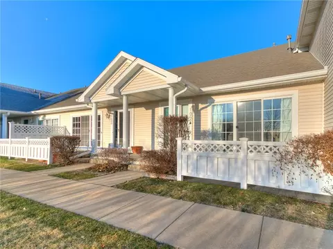 4425 Mills Civic Pkwy #102, West Des Moines, IA 50265