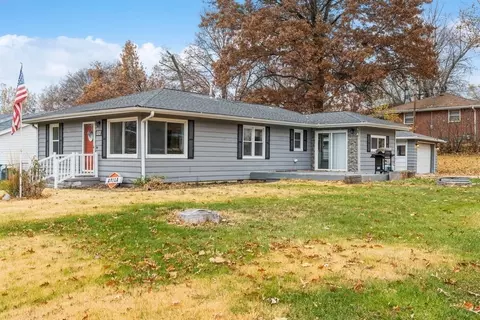 1100 W Boston Ave, Indianola, IA 50125