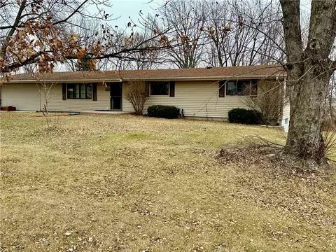 1224 E 19th St S, Newton, IA 50208
